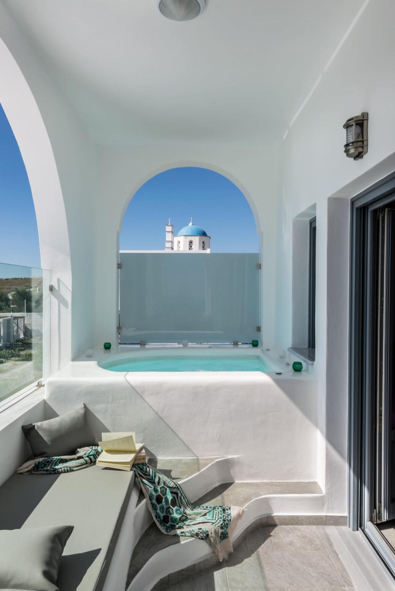 Aspronisi Luxury Villa With Caldera View Мегалохори Екстериор снимка